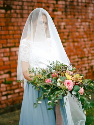 Невеста в фате — всегда трогательно и нежно